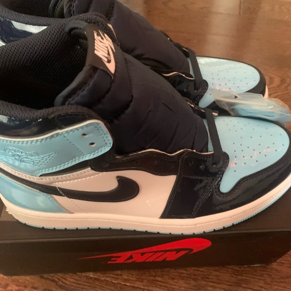 Jordan 1s Size 11 men’s Unworn And new - Picture 4 of 6